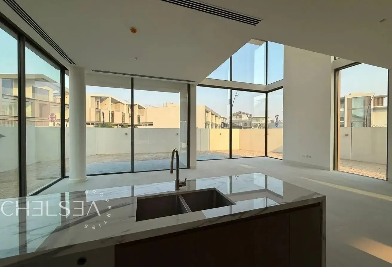INDEPENDENT VILLA | VACANT | AREA SPECIALIST