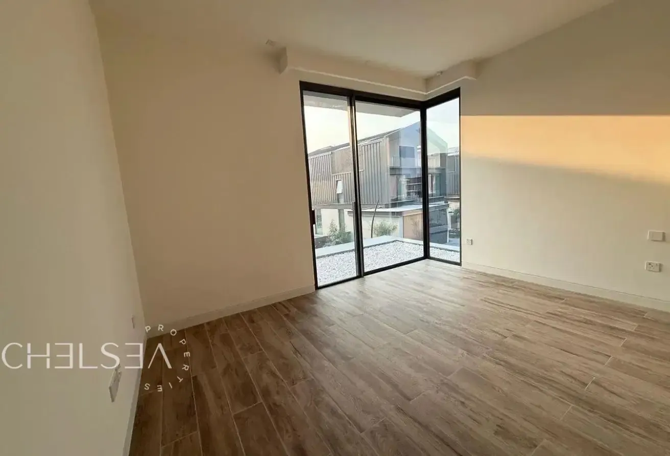 INDEPENDENT VILLA | VACANT | AREA SPECIALIST