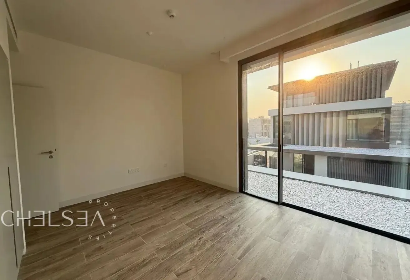 INDEPENDENT VILLA | VACANT | AREA SPECIALIST