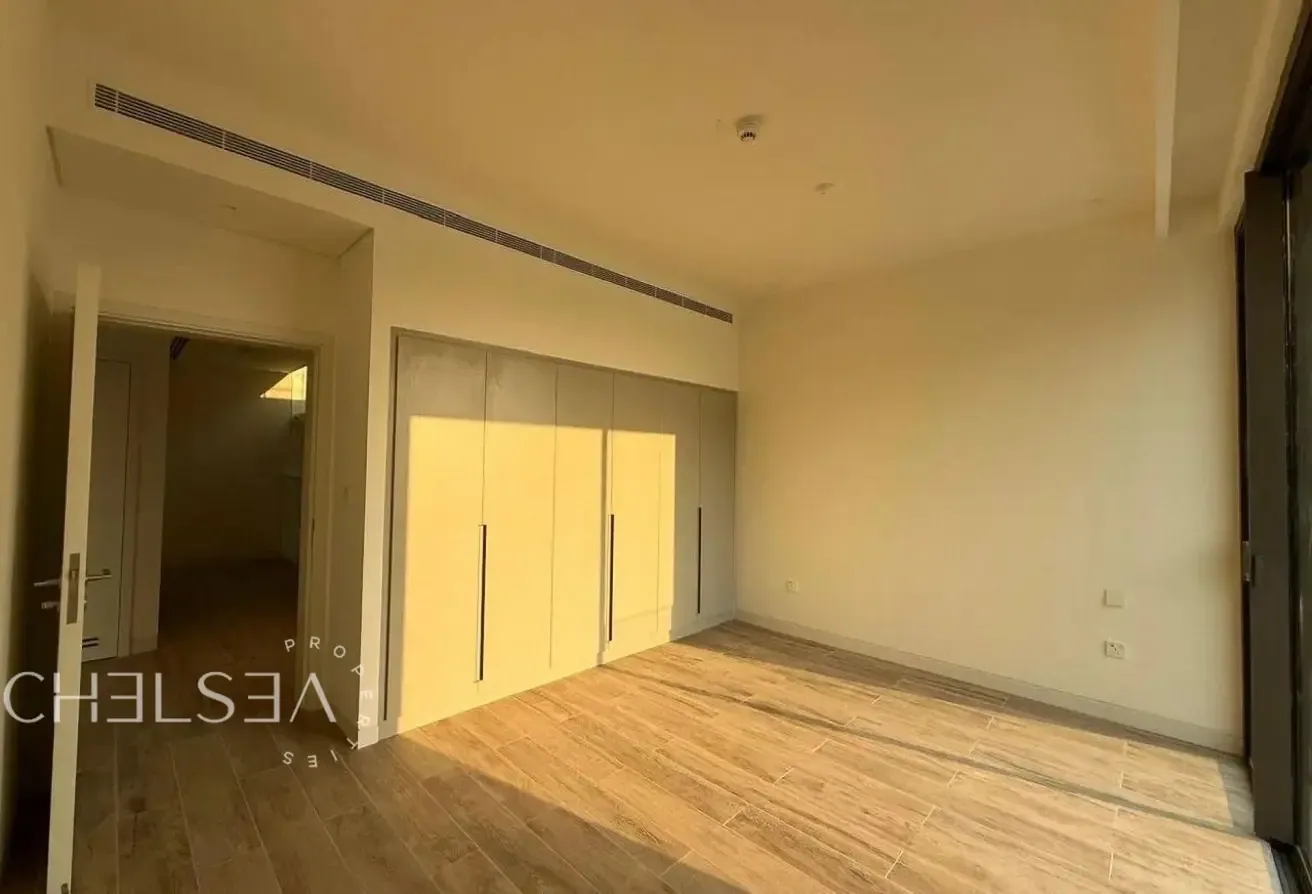 INDEPENDENT VILLA | VACANT | AREA SPECIALIST