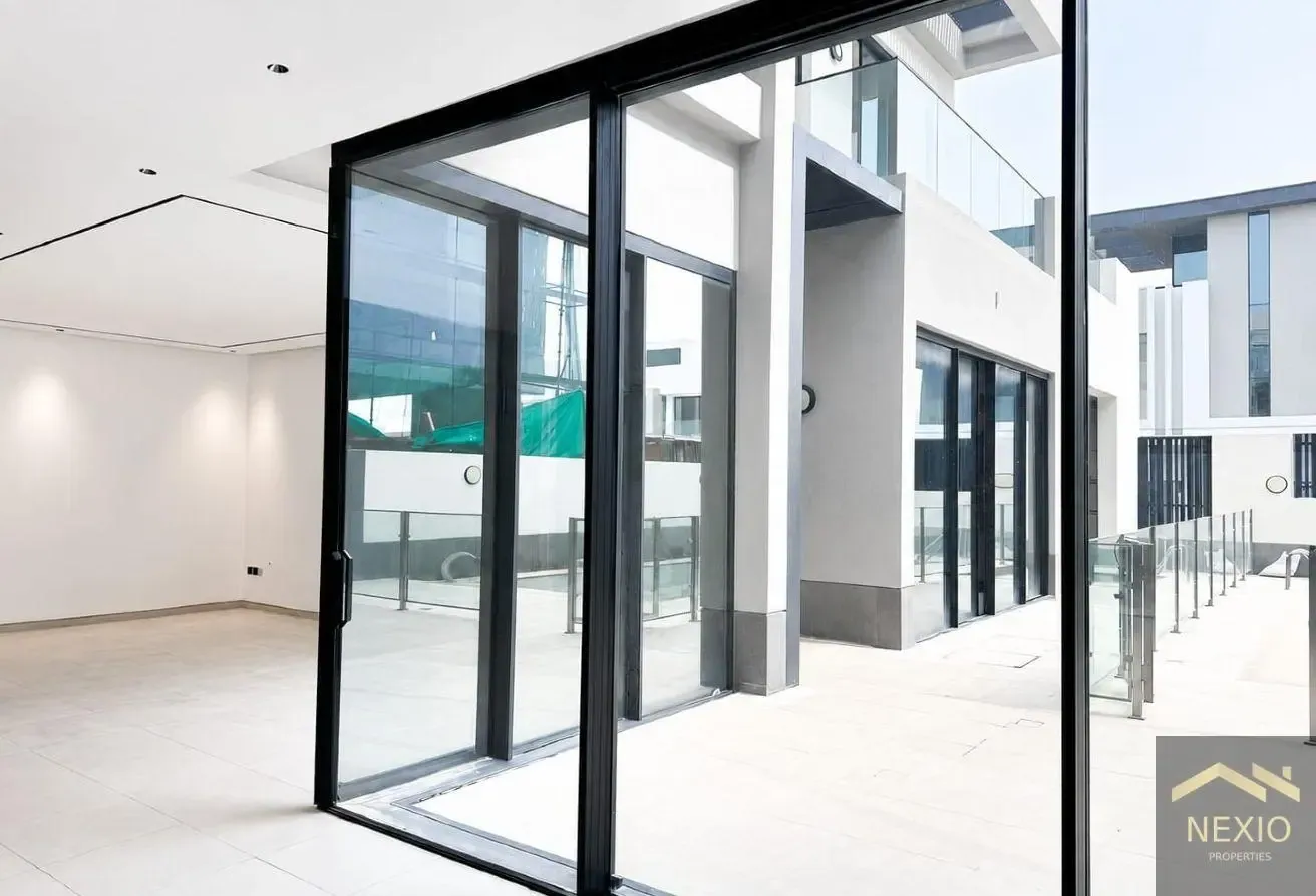 Specious Villa| Private Pool | Elevator inside