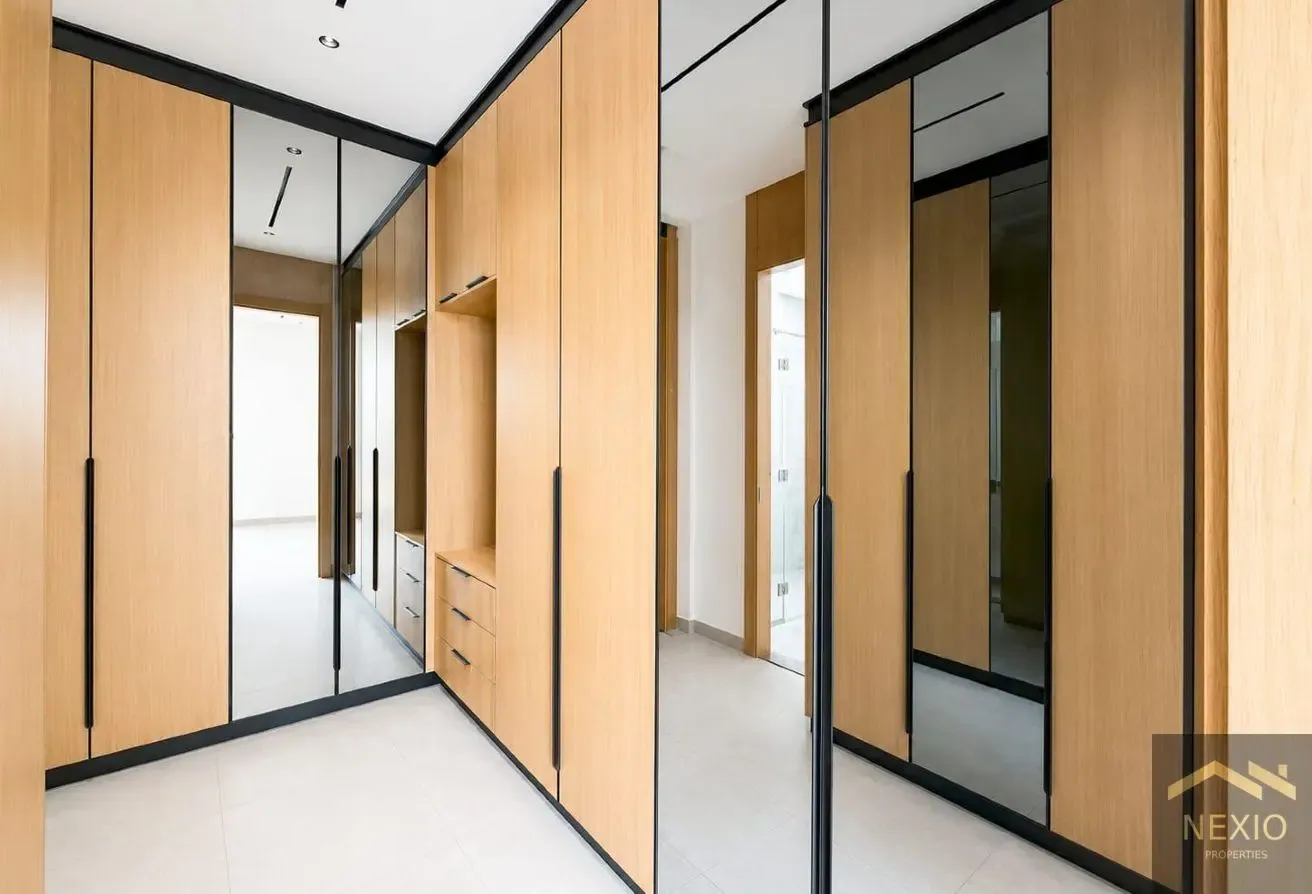 Specious Villa| Private Pool | Elevator inside
