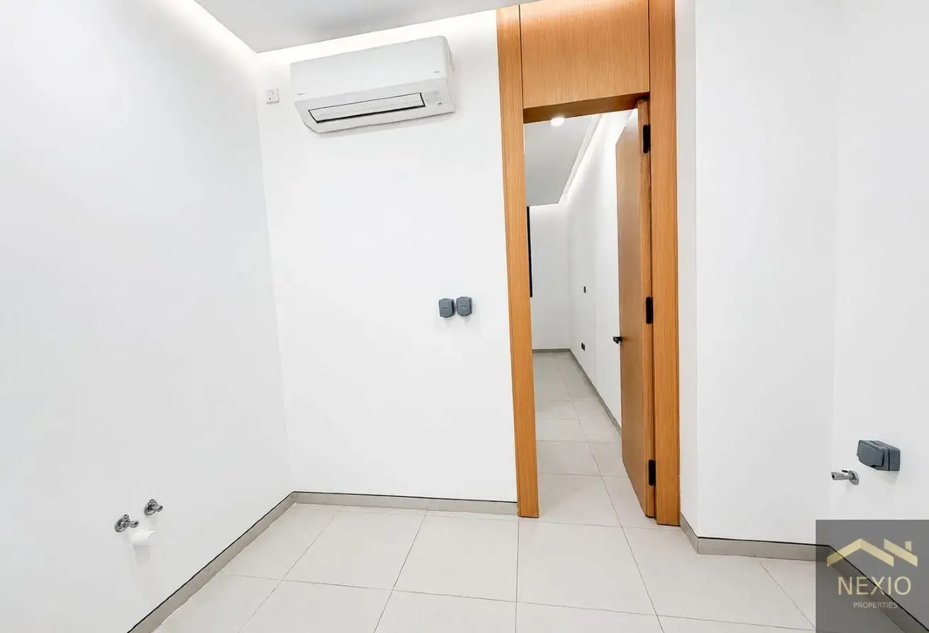 Specious Villa| Private Pool | Elevator inside