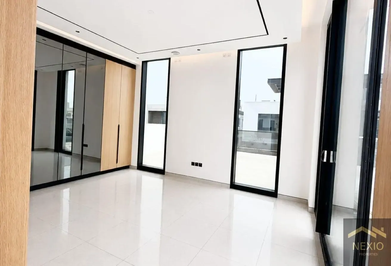 Specious Villa| Private Pool | Elevator inside