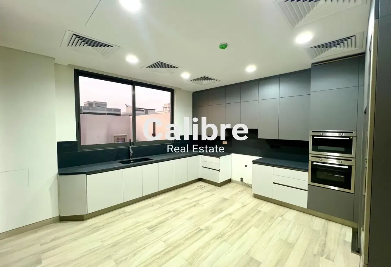 Brand New Modern 6 bedrooms | Big Garden