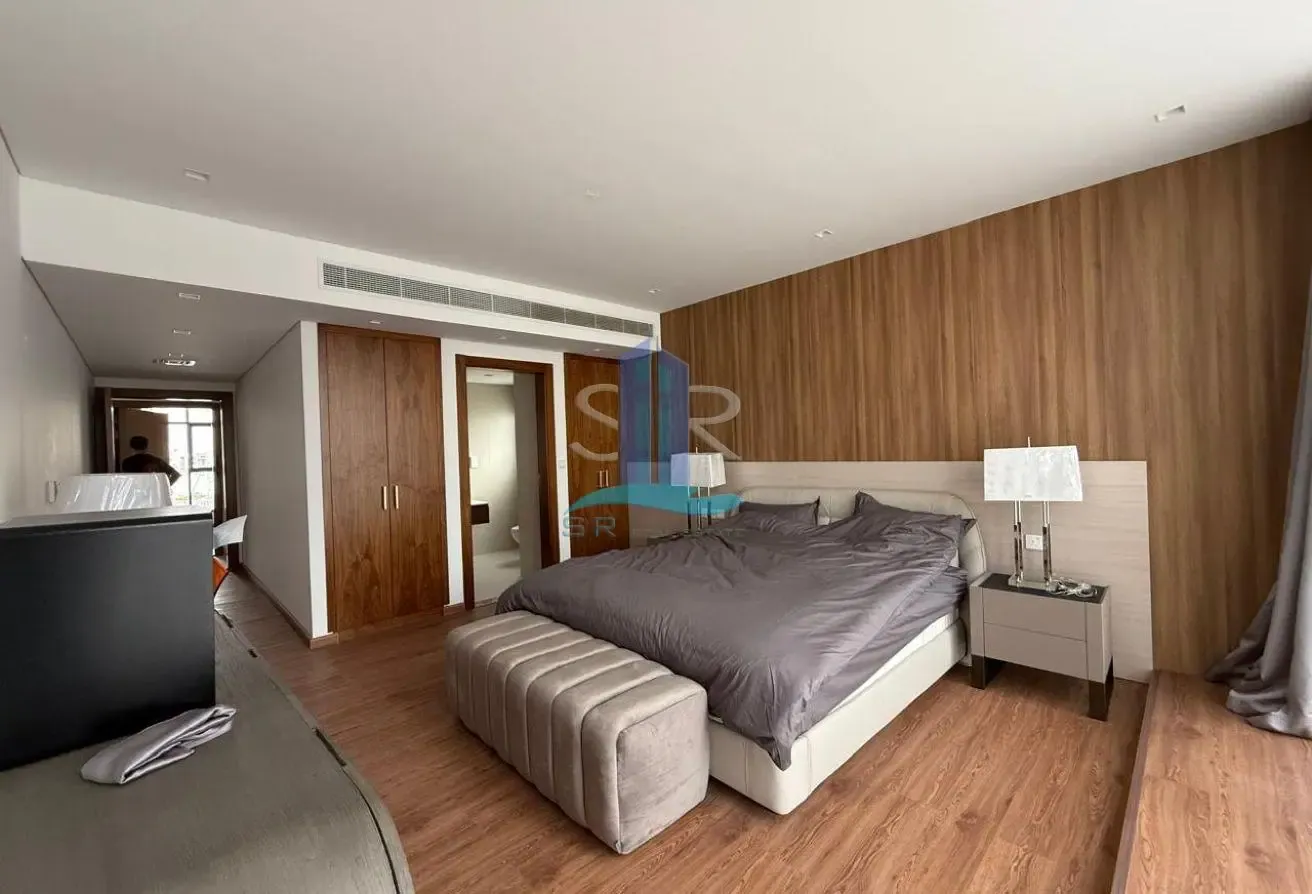 Exclusive | Custom Built | Furnished | Single Row
