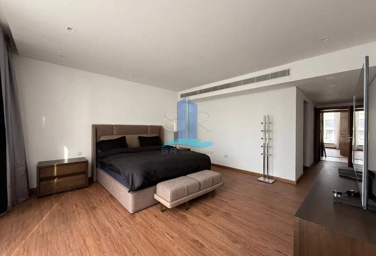 Exclusive | Custom Built | Furnished | Single Row