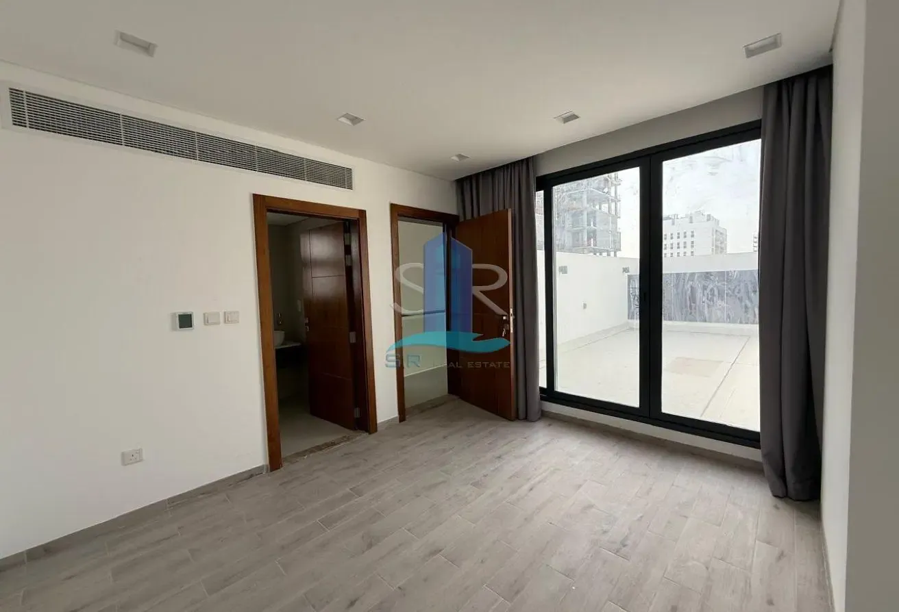 Exclusive | Custom Built | Furnished | Single Row