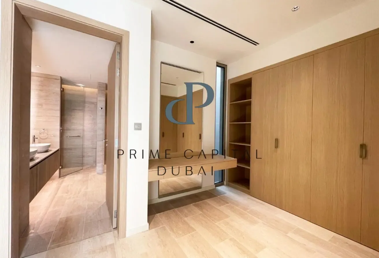 Stunning Contemporary Built 5 Bed Villa in Meydan