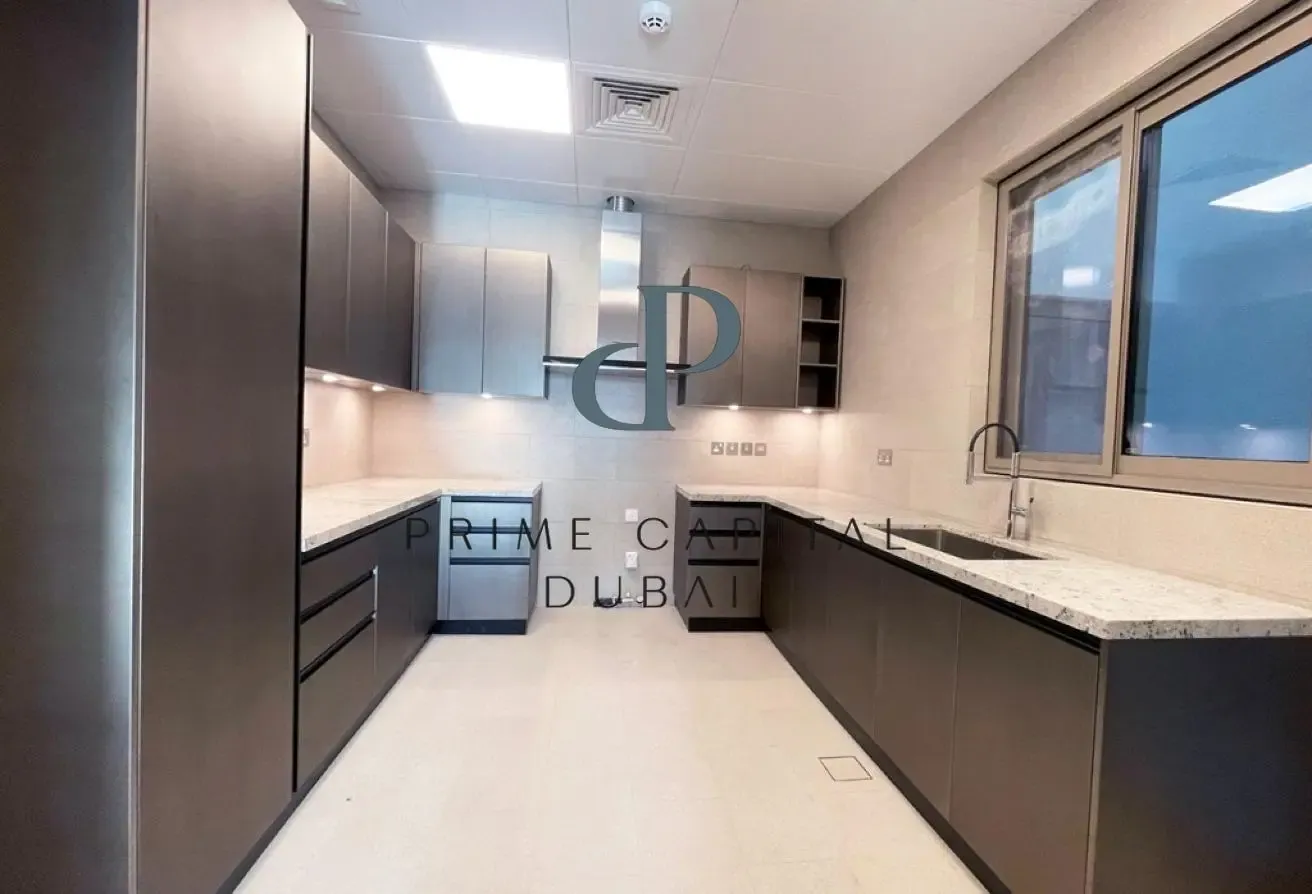 Stunning Contemporary Built 5 Bed Villa in Meydan
