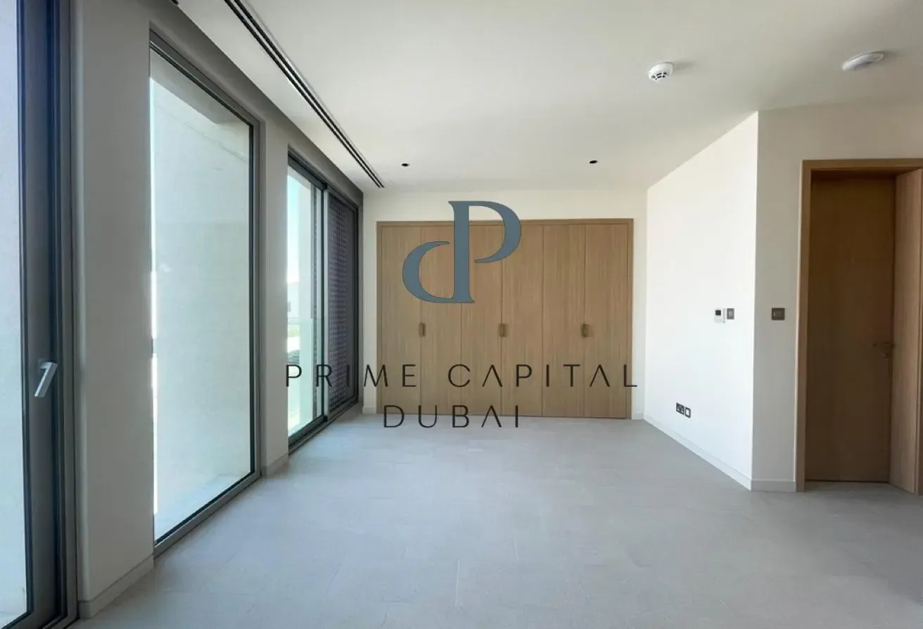 Stunning Contemporary Built 5 Bed Villa in Meydan