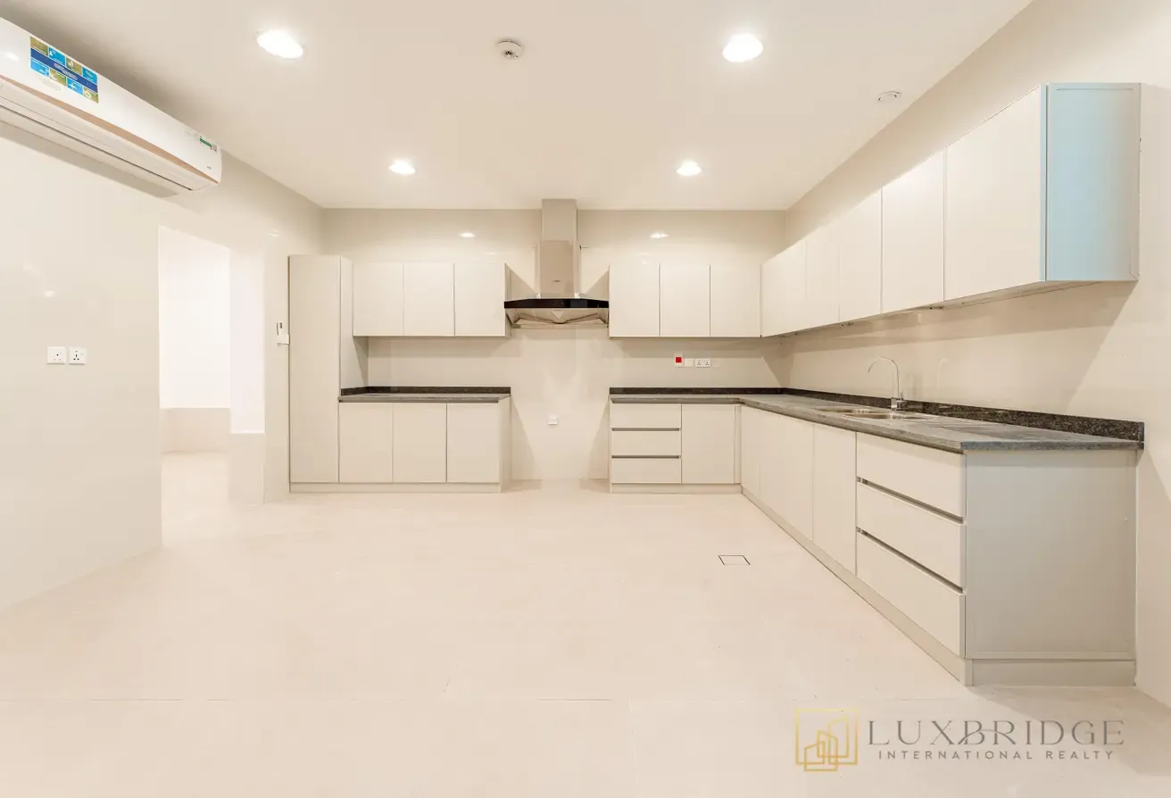 Stunning Villa | Brand New | Basement