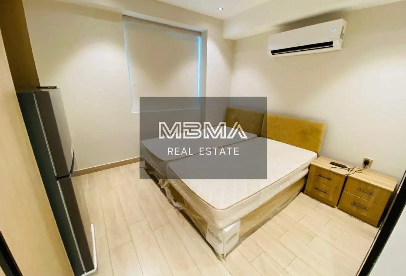 Fully Furnished Lavish Studio Near Stadium Metro