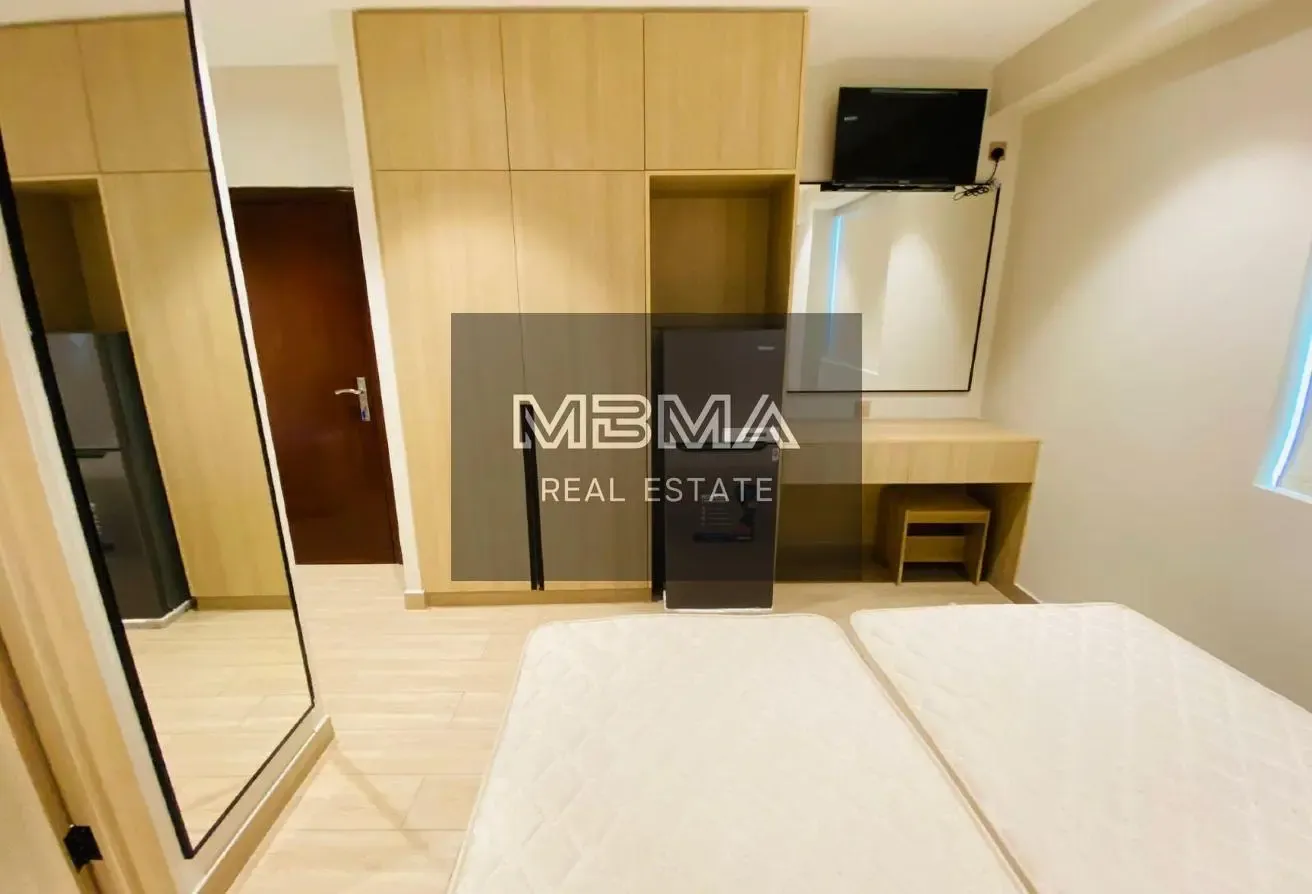 Fully Furnished Lavish Studio Near Stadium Metro