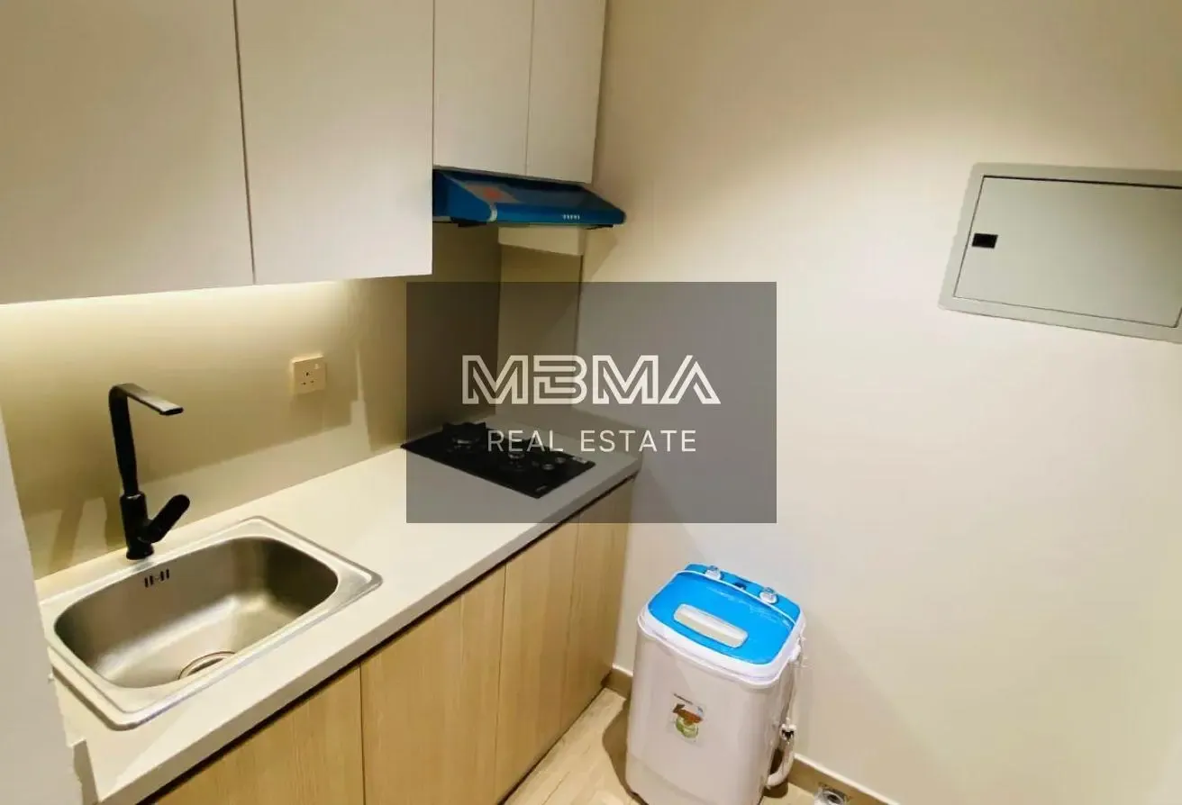 Fully Furnished Lavish Studio Near Stadium Metro
