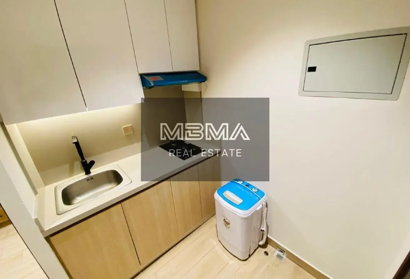 Fully Furnished Lavish Studio Near Stadium Metro