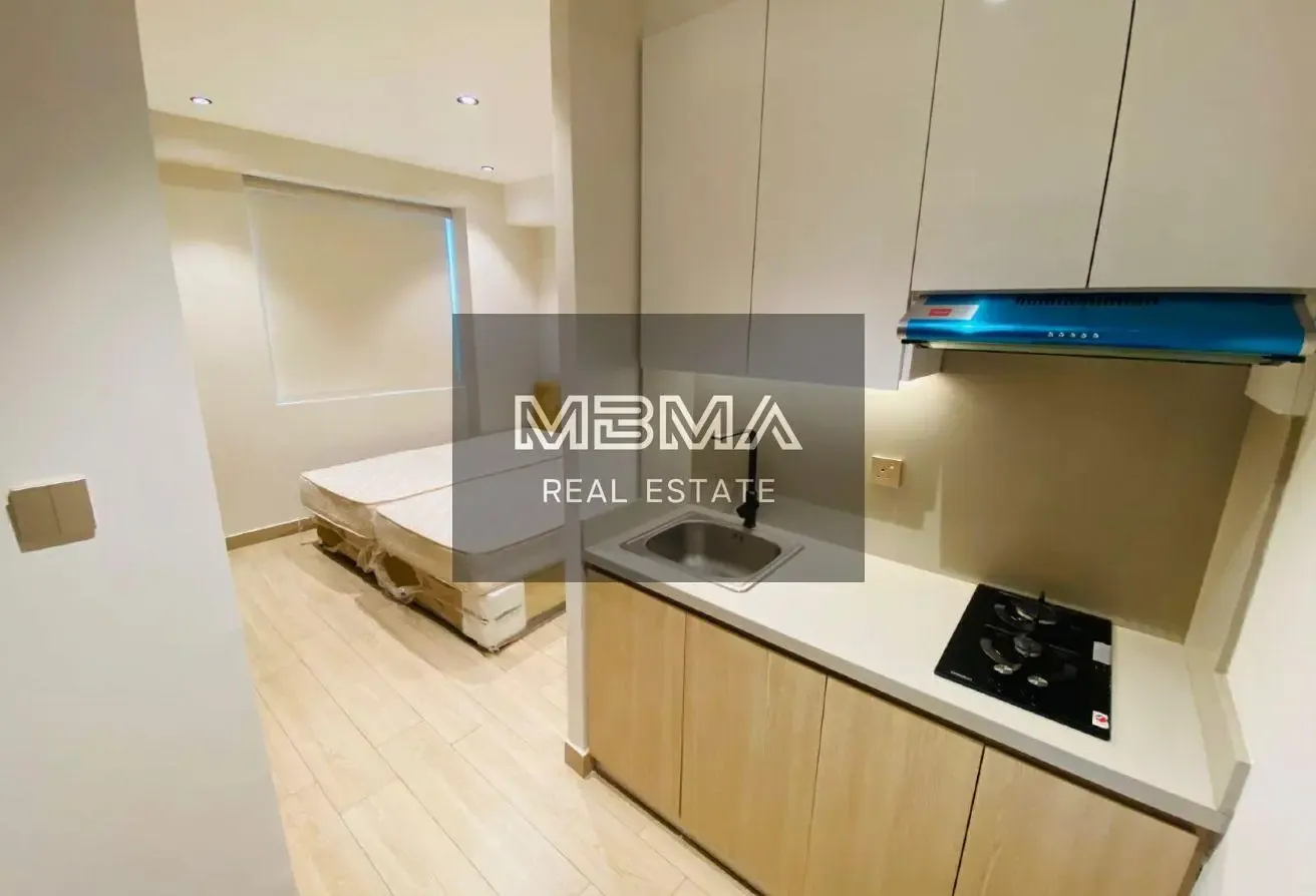 Fully Furnished Lavish Studio Near Stadium Metro
