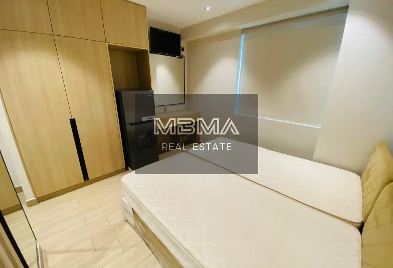Fully Furnished Lavish Studio Near Stadium Metro