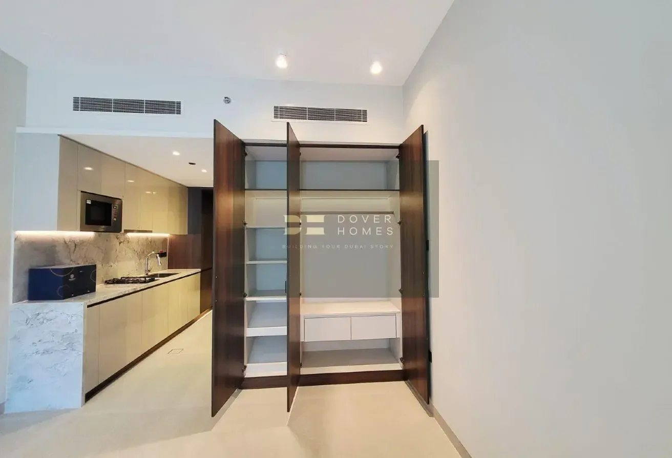 SPACIOUS STUDIO APARTMENT IN STONEHENGE RESIDENCES