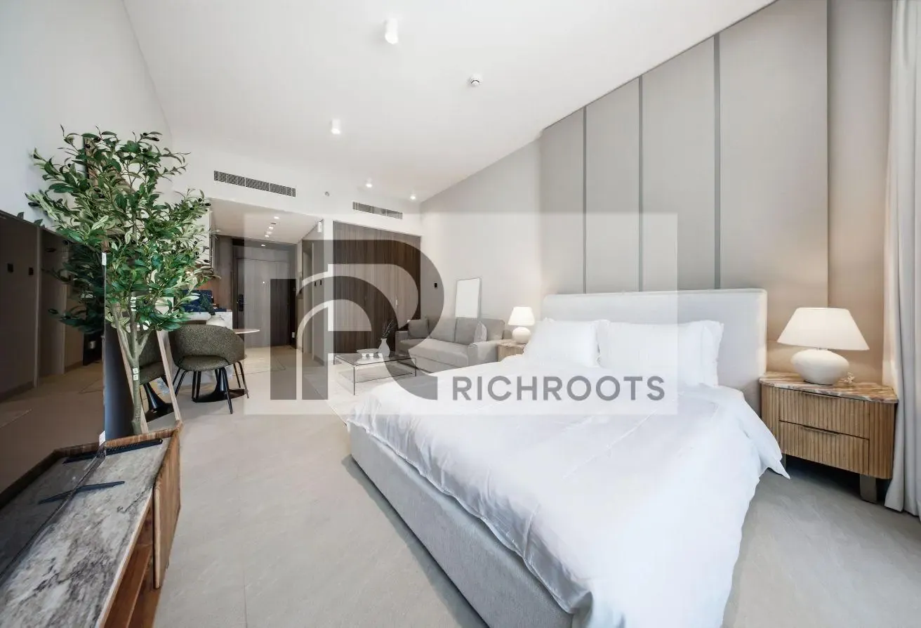 MODERN FURNISHED | BIG CORNER UNIT  | GARDEN VIEW