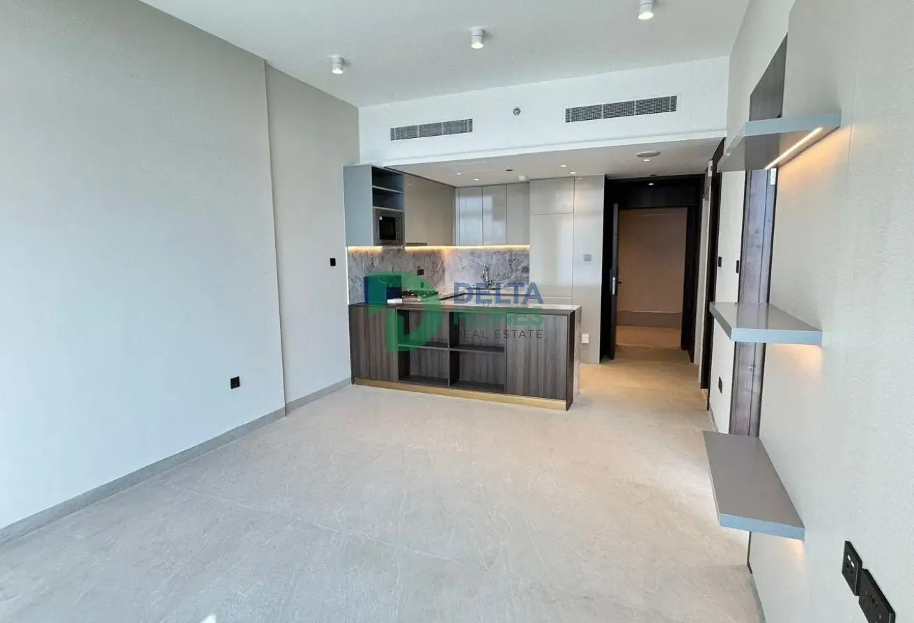 Brand New I Spacious  Ready to move in immediately