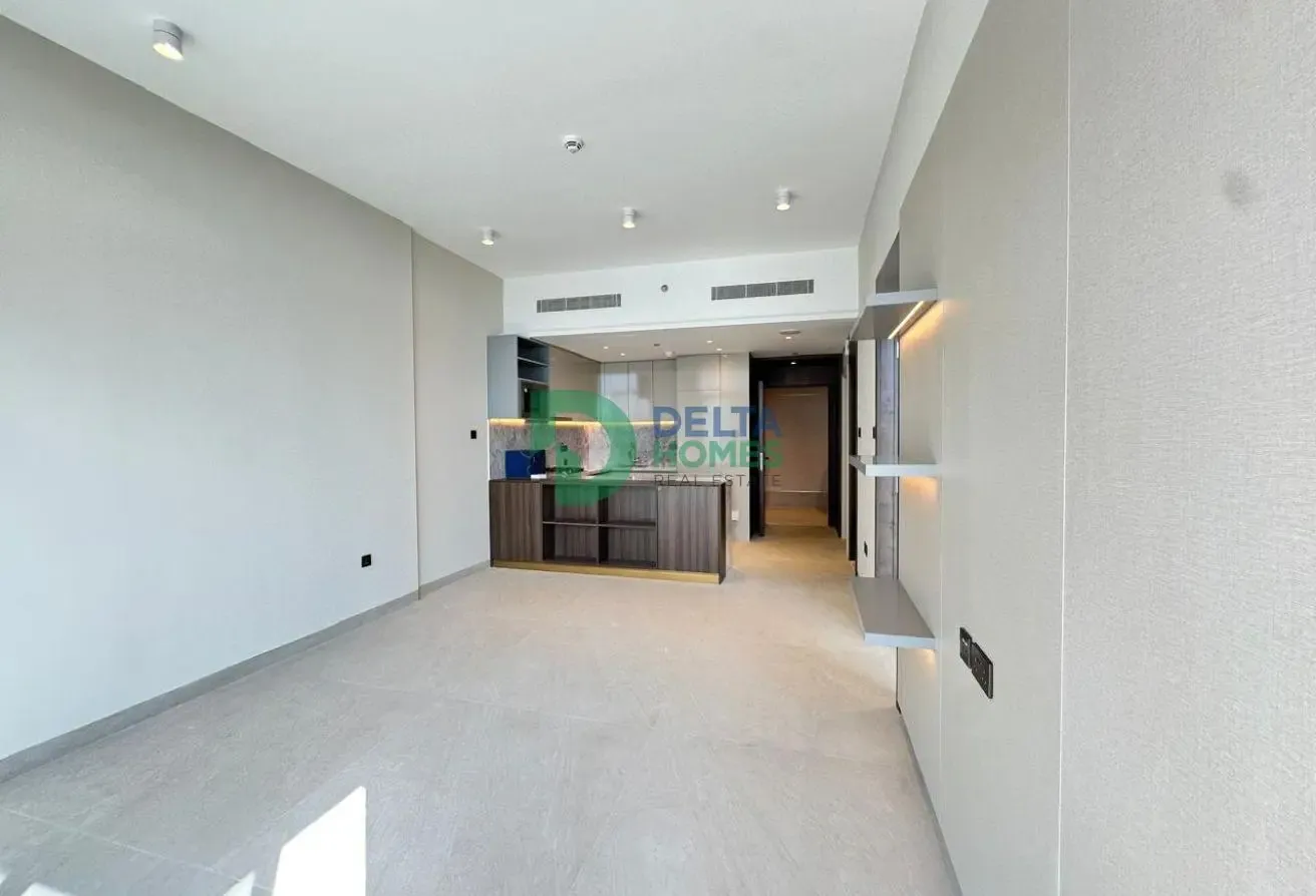 Brand New I Spacious  Ready to move in immediately