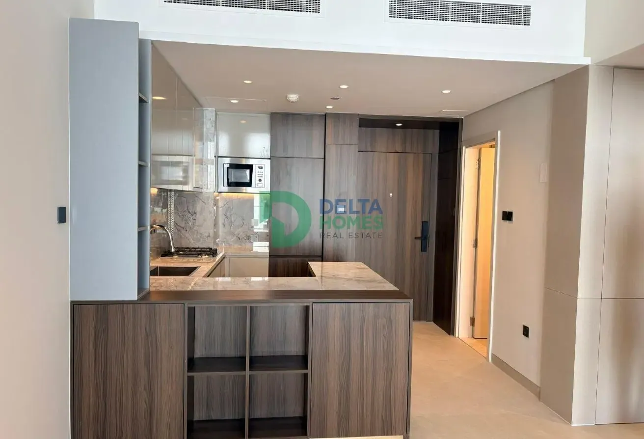 Brand New I Spacious  Ready to move in immediately
