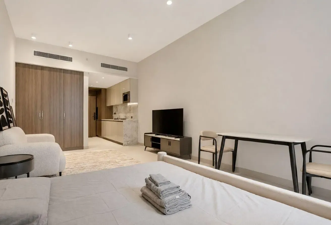 Stonehenge Residences 2 | Modern studio living