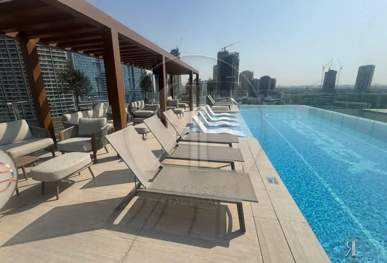 Elegant 1BR With Study | STONEHENGE RESIDENCES