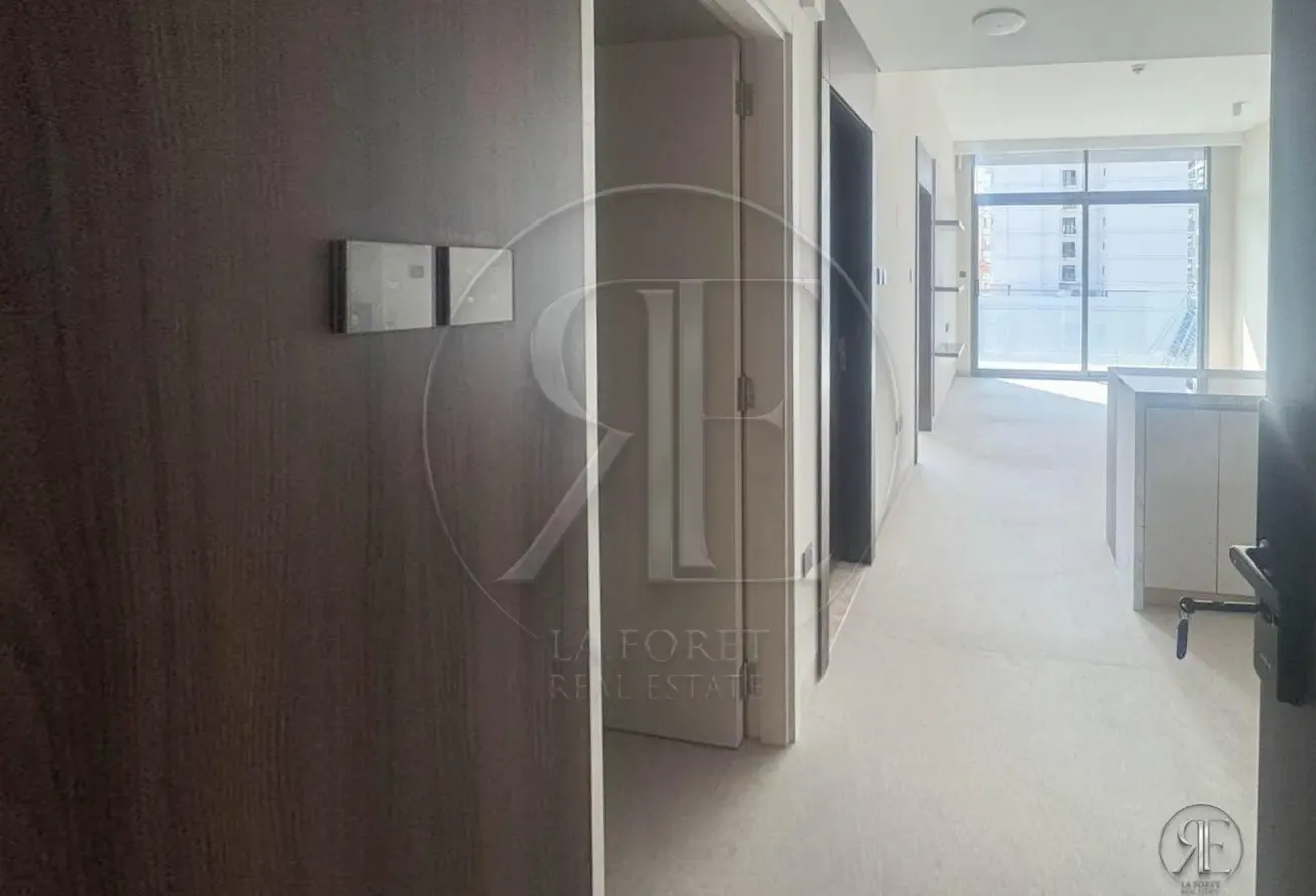 Elegant 1BR With Study | STONEHENGE RESIDENCES