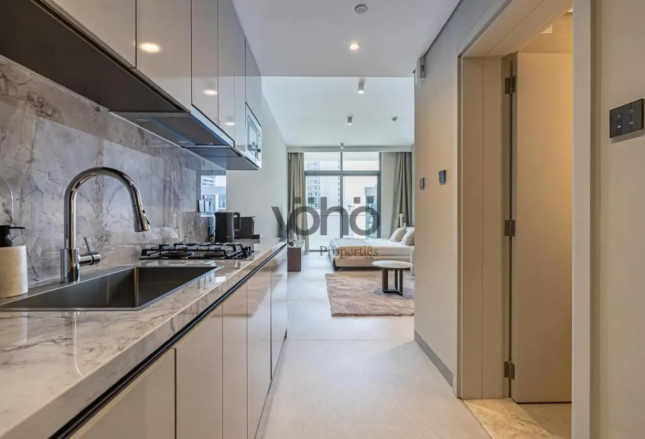 FULLY FURNISHED | READY TO MOVE | LUXURIOUS