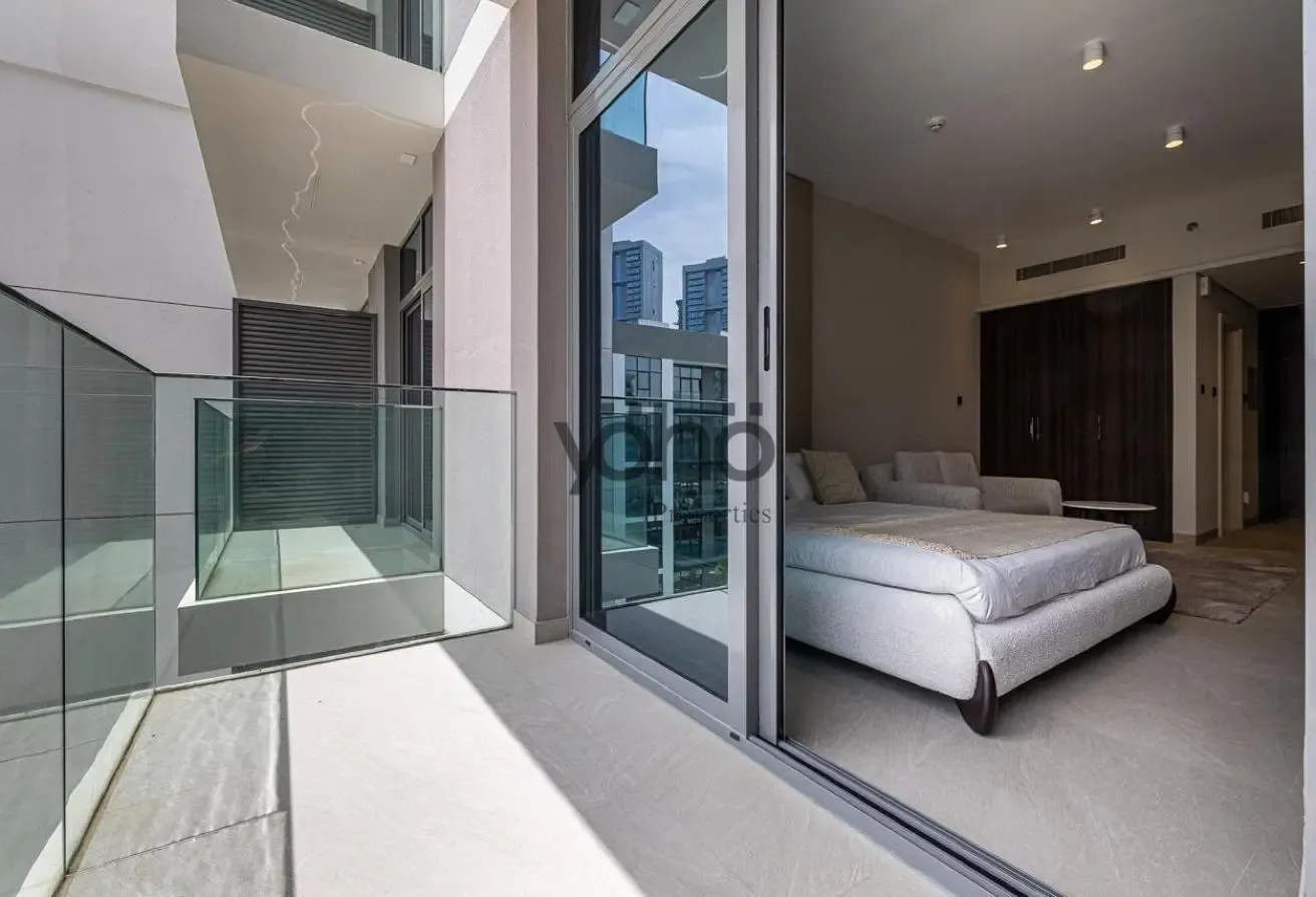 FULLY FURNISHED | READY TO MOVE | LUXURIOUS