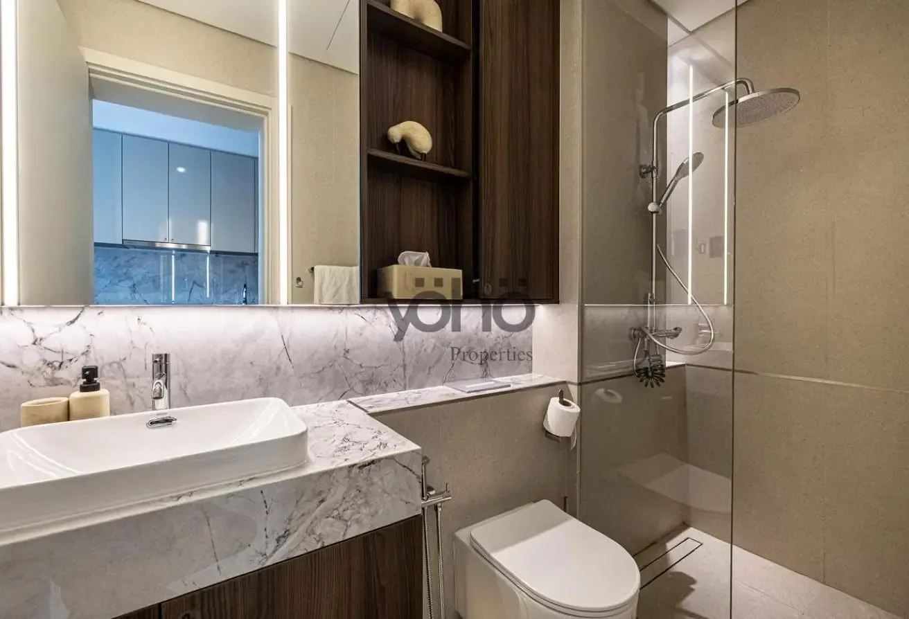 FULLY FURNISHED | READY TO MOVE | LUXURIOUS
