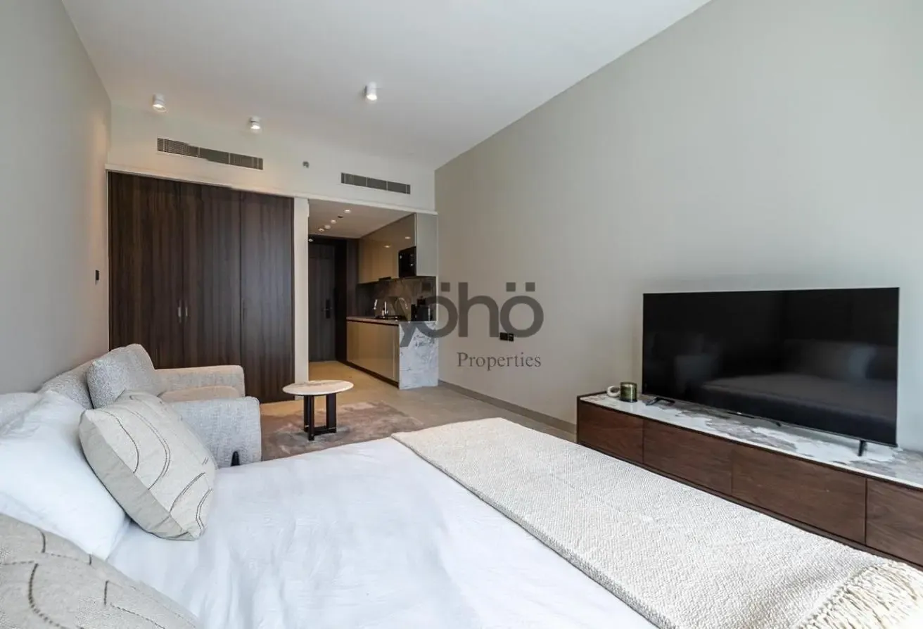 FULLY FURNISHED | READY TO MOVE | LUXURIOUS