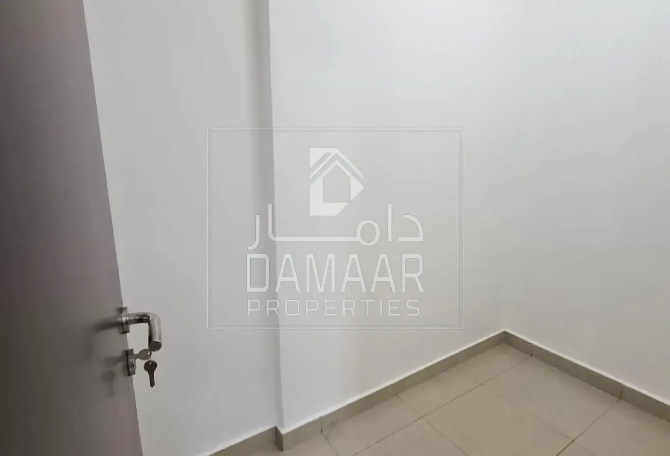Spacious 1BR | 03 Minutes To Sharaf DG Metro