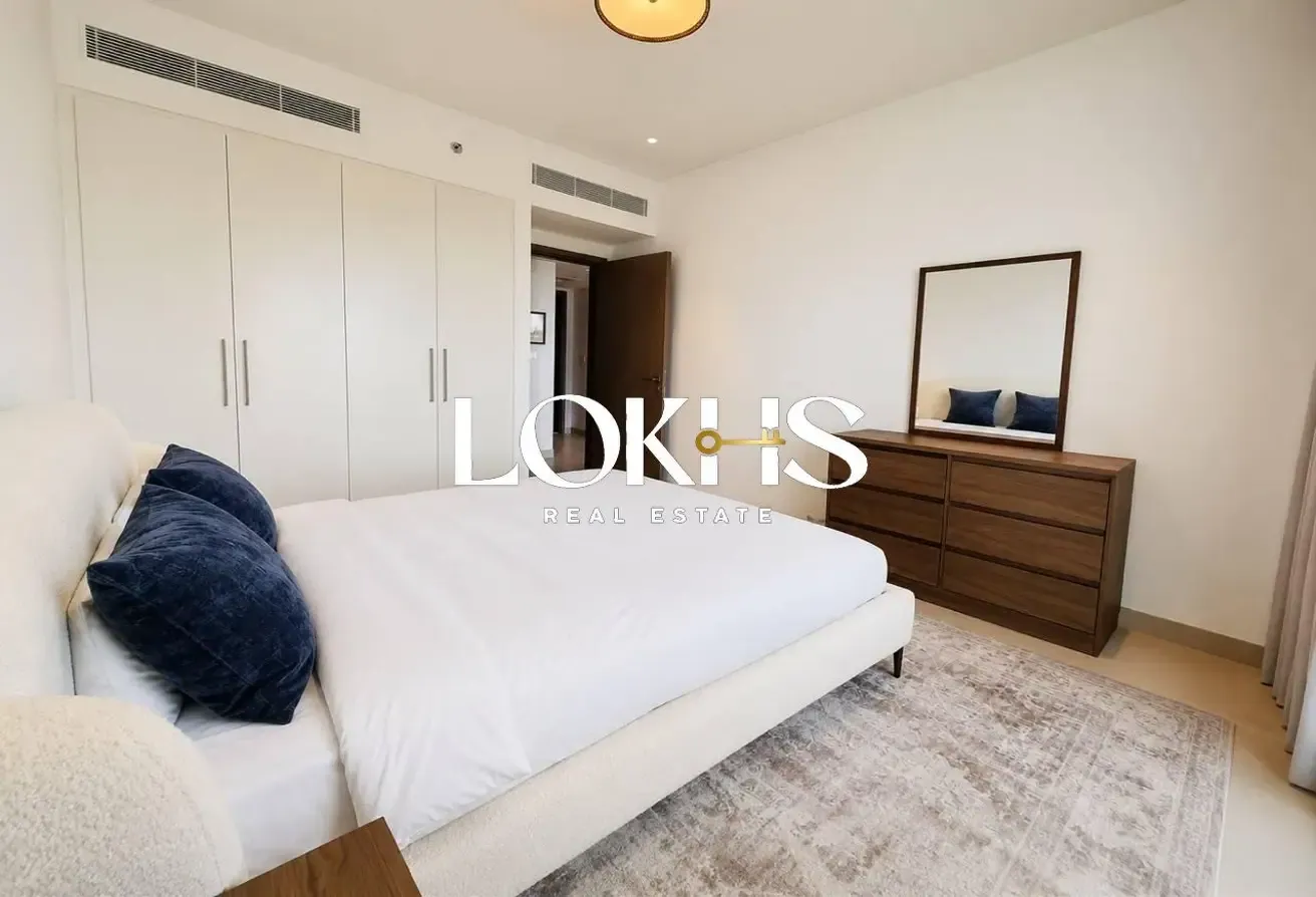 Fully Furnished | Mid-Floor | Vacant