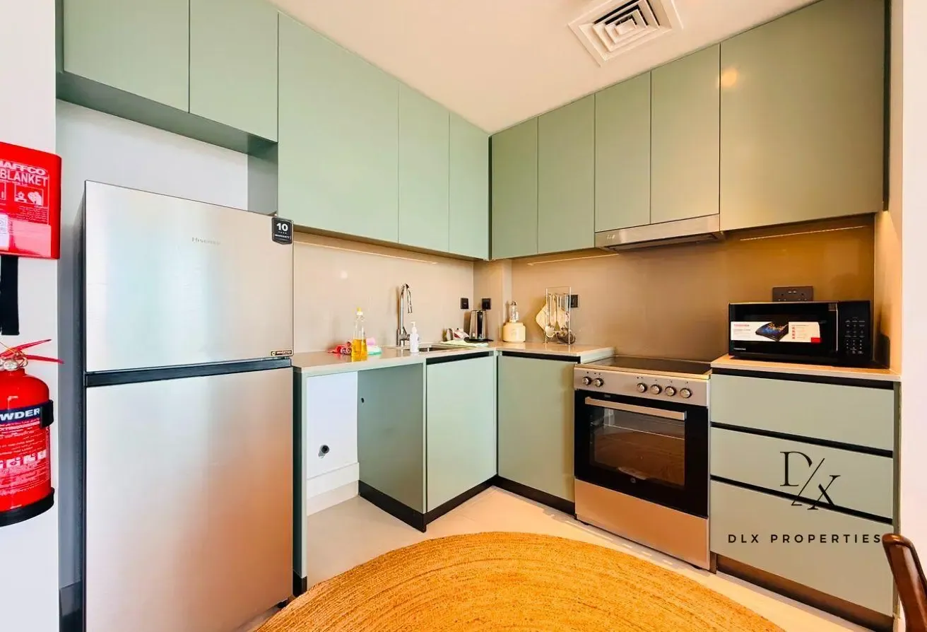 FULLY FURNISHED | HIGH FLOOR | READY TO MOVE