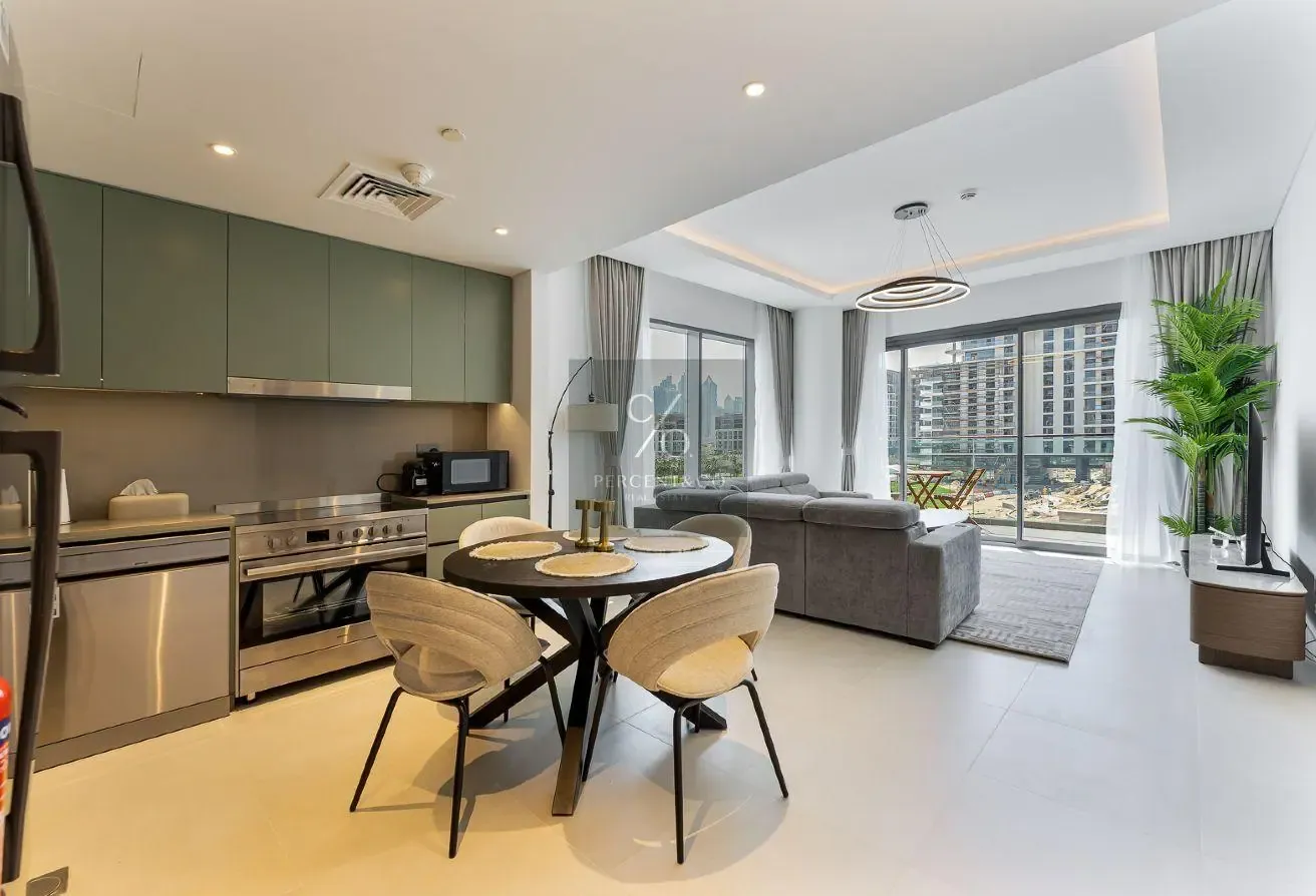 EXCLUSIVE | FURNISHED | VACANT | PARK VIEW