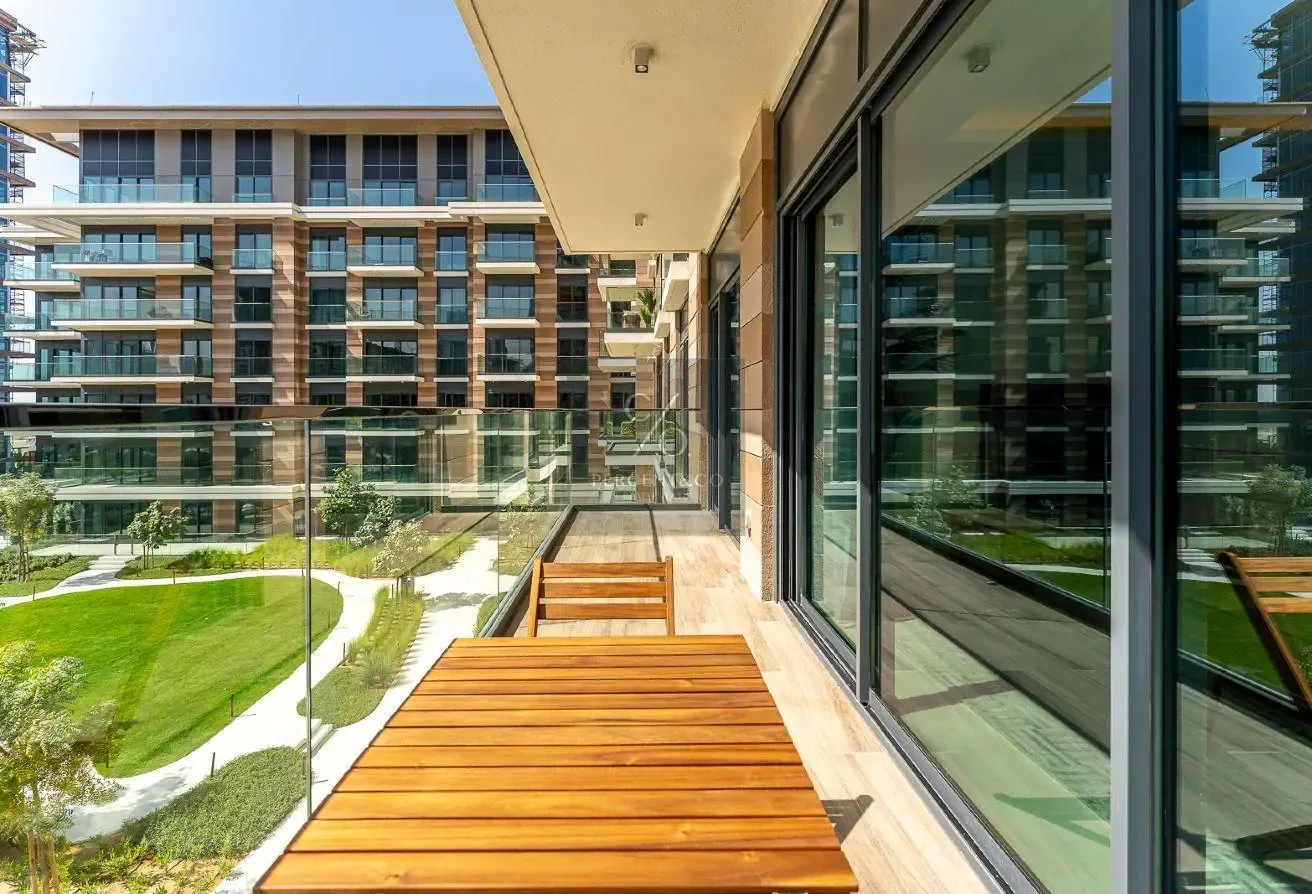 EXCLUSIVE | FURNISHED | VACANT | PARK VIEW