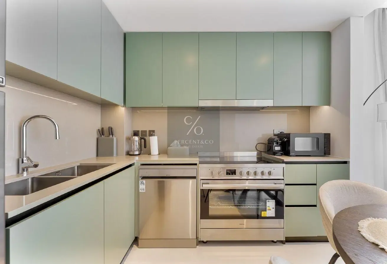 EXCLUSIVE | FURNISHED | VACANT | PARK VIEW