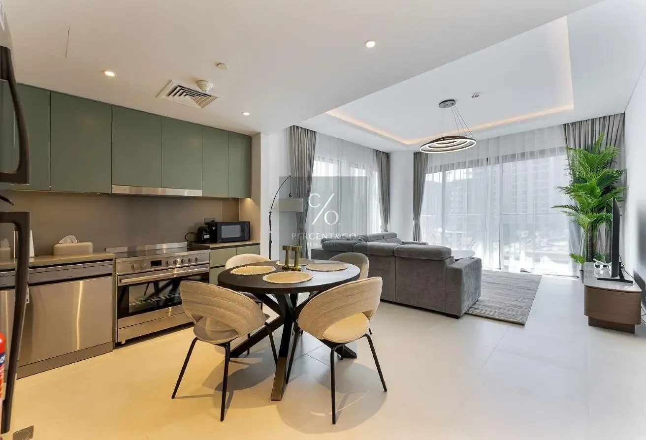 EXCLUSIVE | FURNISHED | VACANT | PARK VIEW