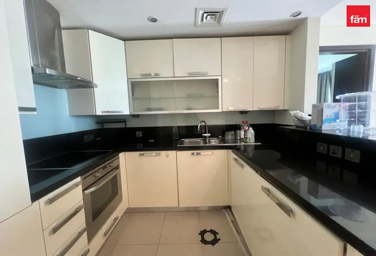 Spacious Fully Furnished L Balcony L High Floor