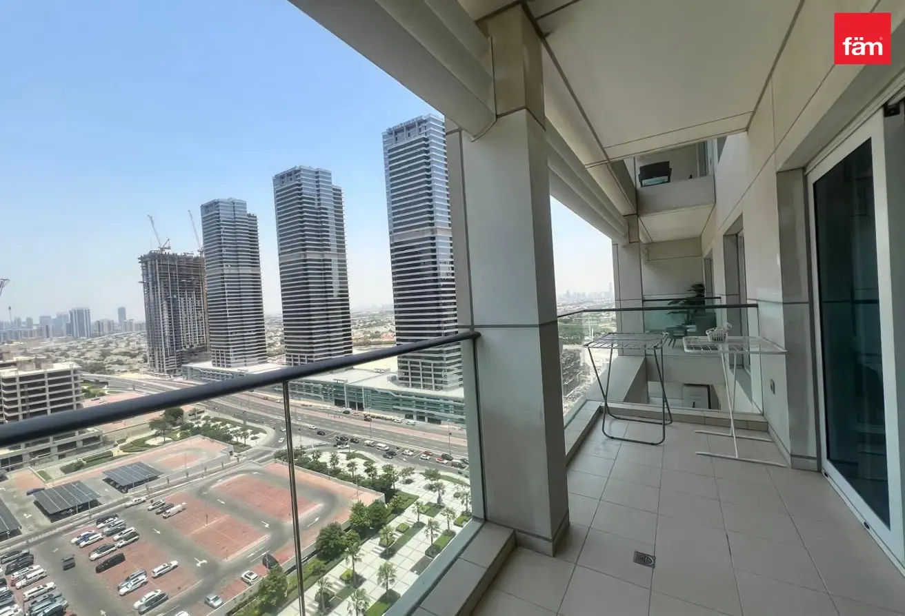 Spacious Fully Furnished L Balcony L High Floor