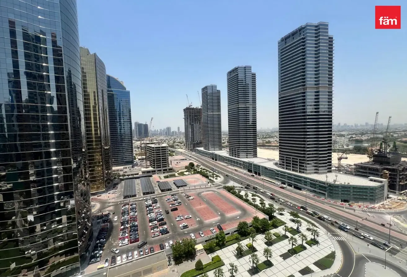 Spacious Fully Furnished L Balcony L High Floor