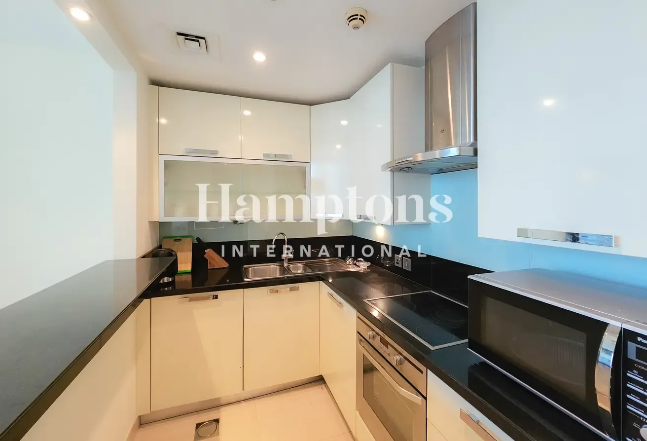 Lake View | High Floor | Vacant