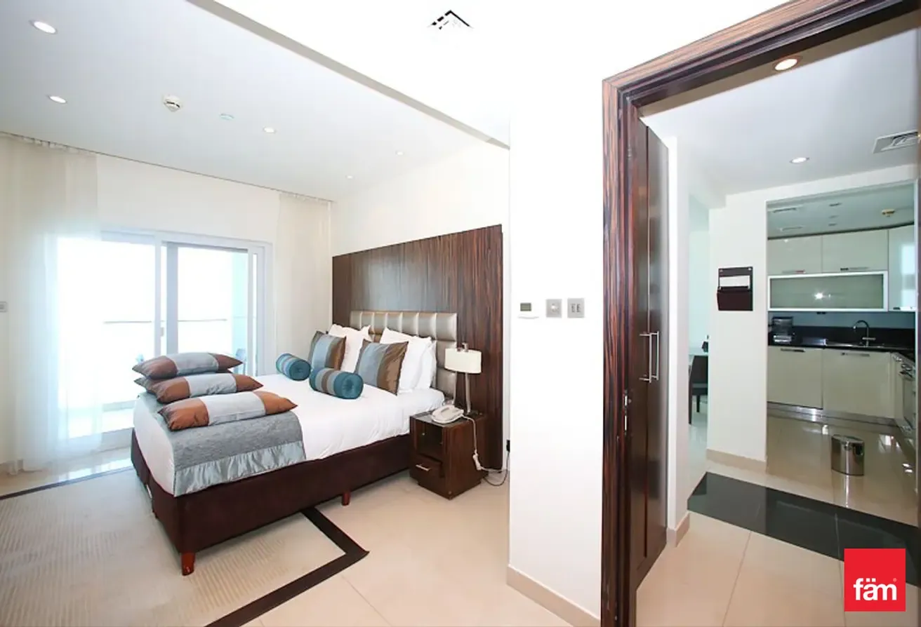 Spacious Fully Furnished l Balcony l High Floor