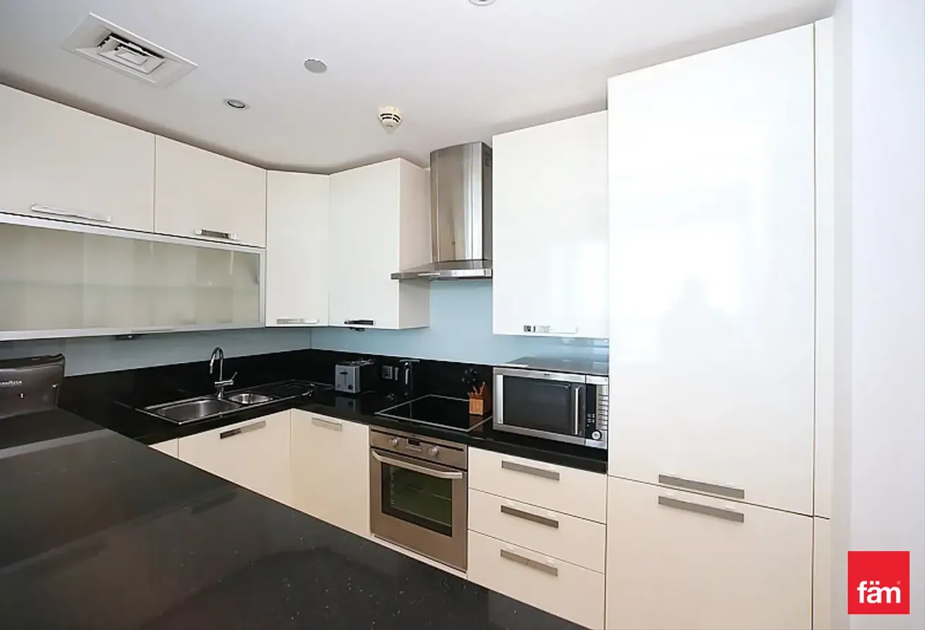 Spacious Fully Furnished l Balcony l High Floor