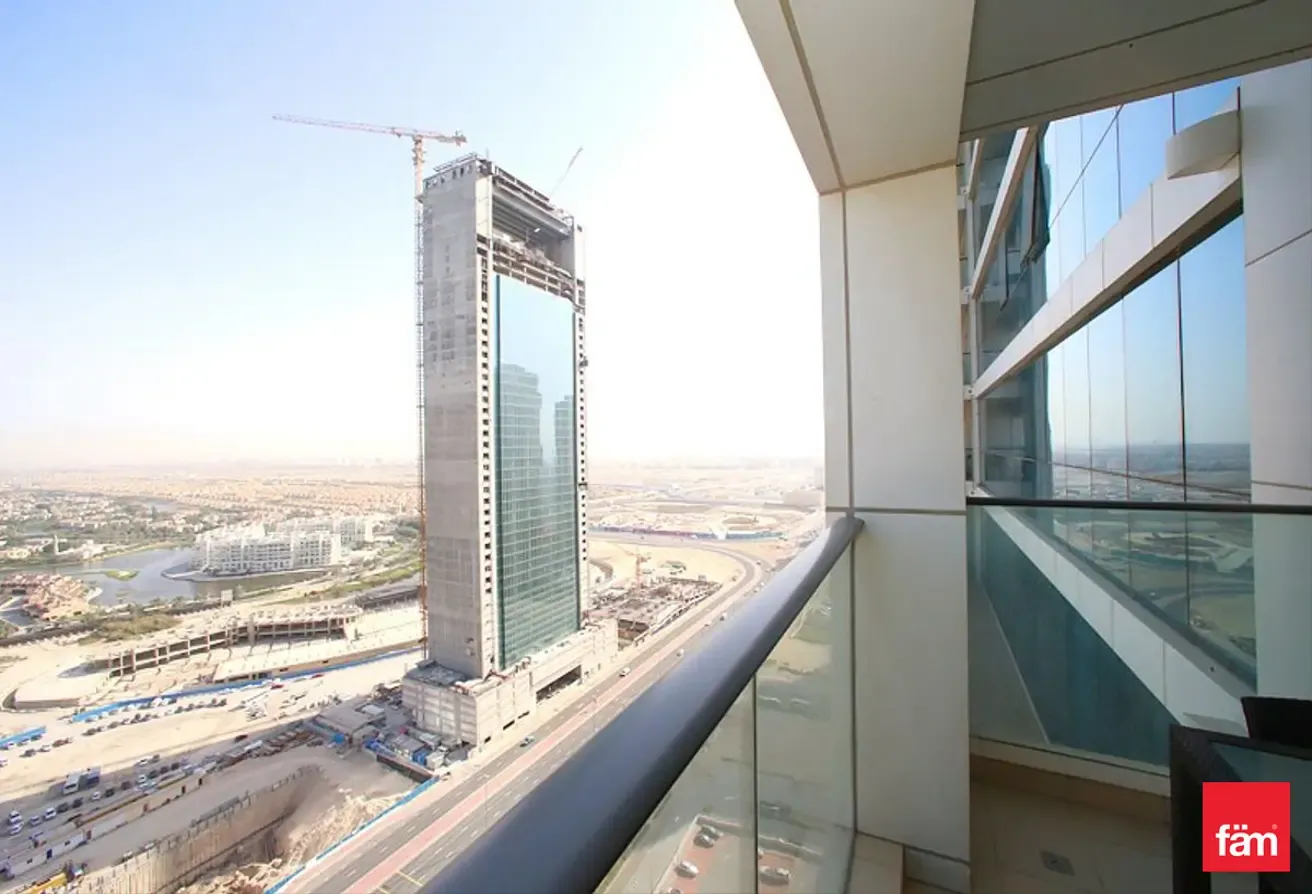 Spacious Fully Furnished l Balcony l High Floor