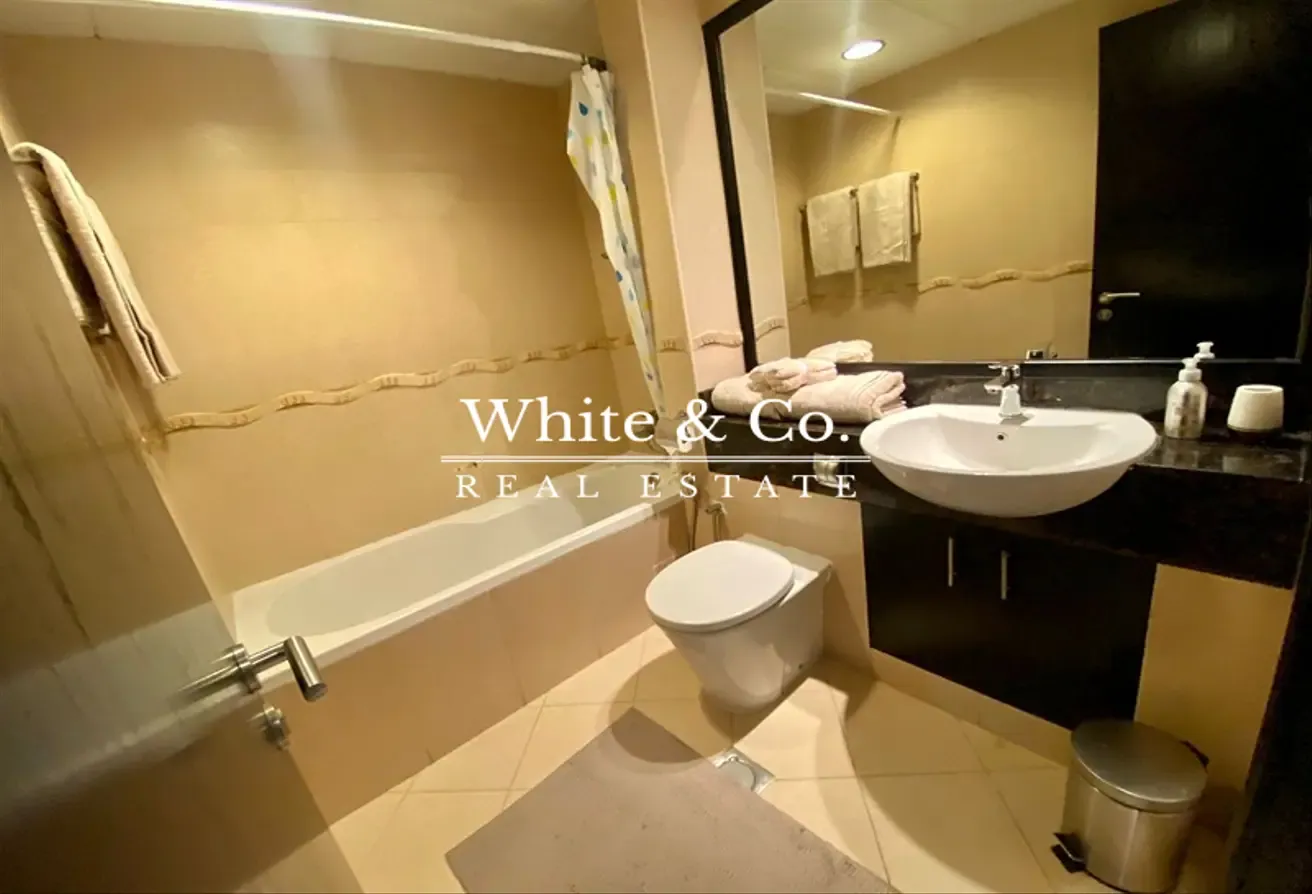 Full Lake View |Fully Furnished| Open Plan