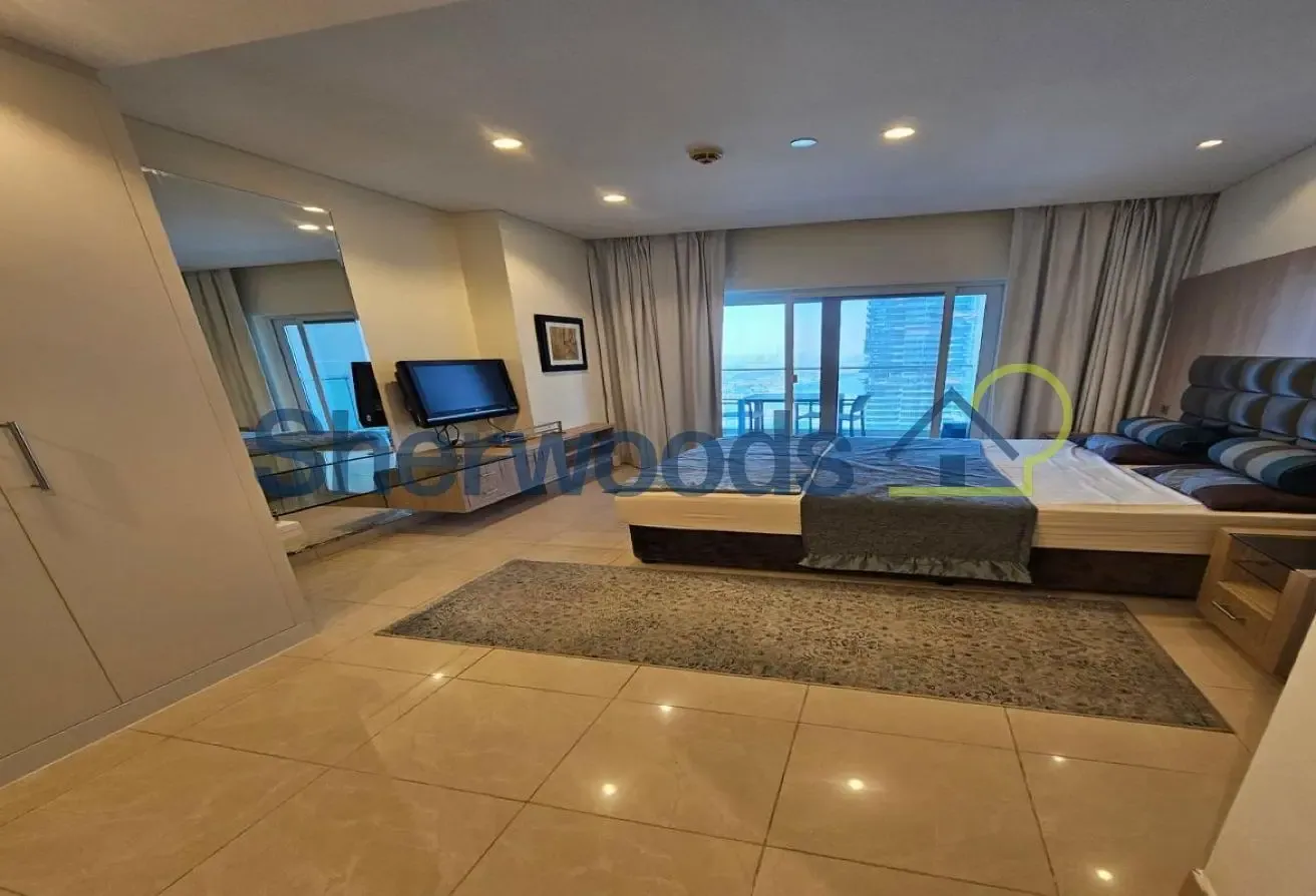 Beautifully furnished | Bright | Non-Negotiable